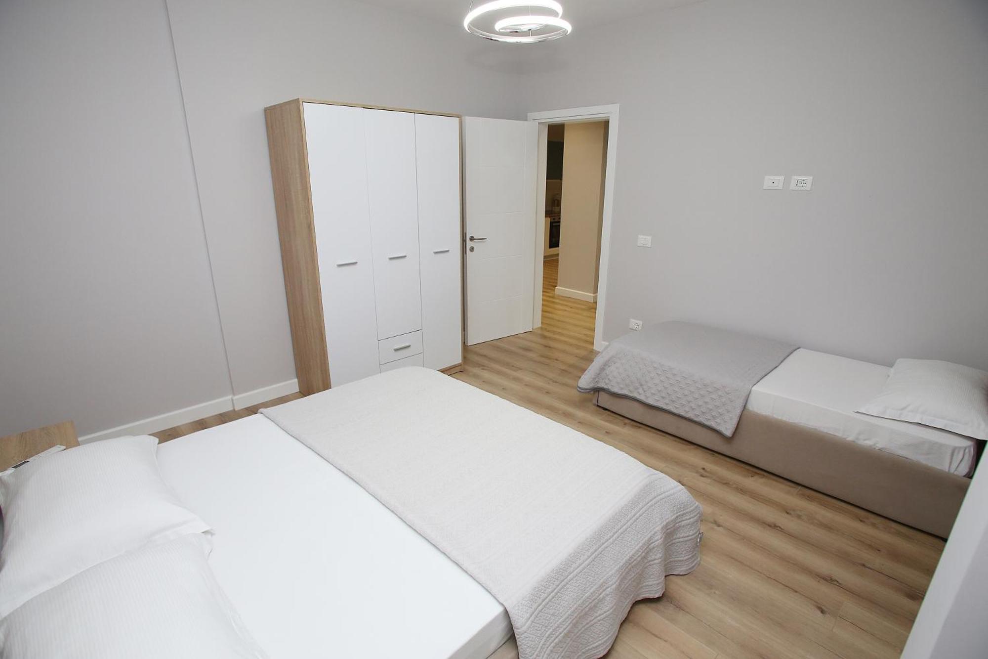 The Met Apartments Durres Exterior photo